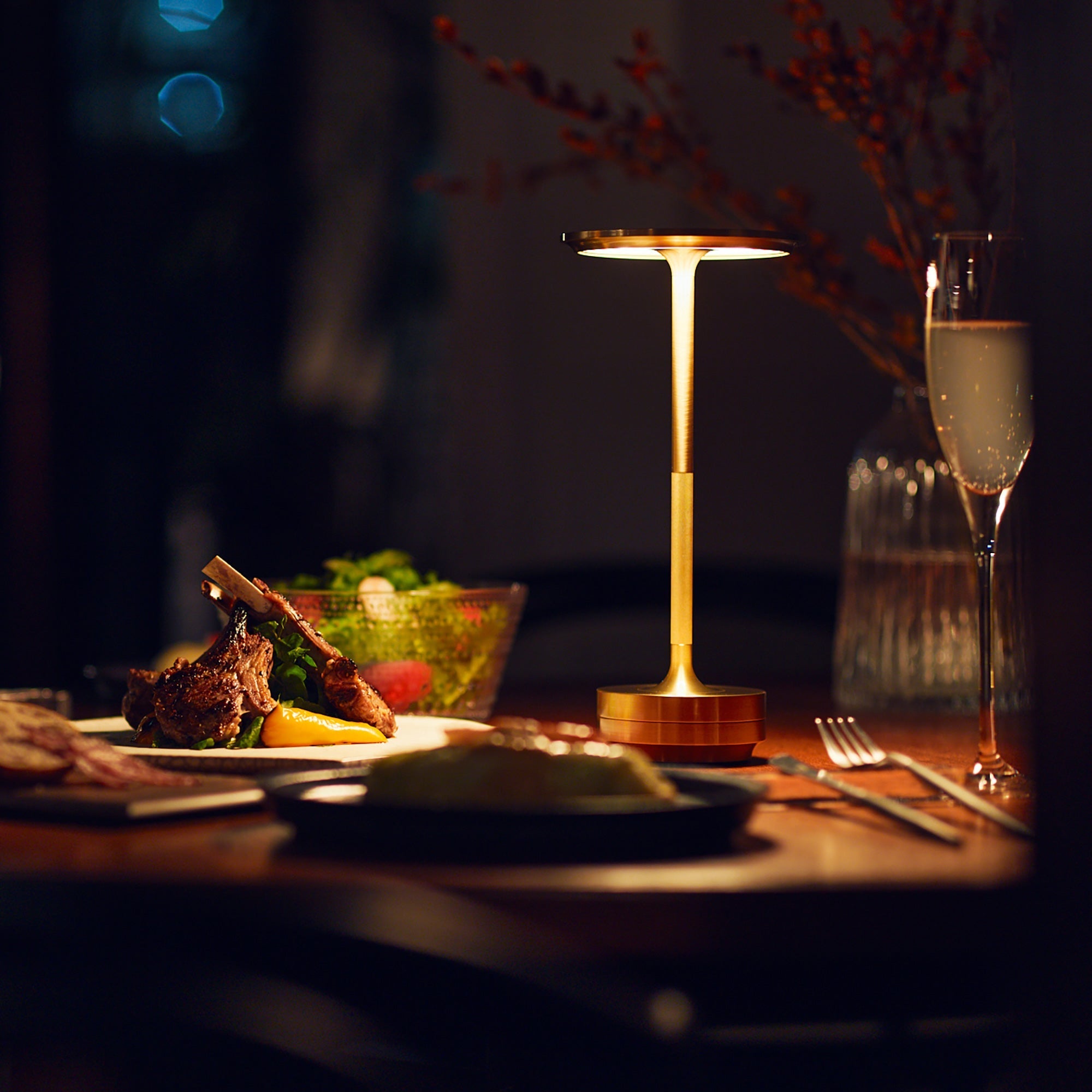MADS -  Bordlampe – klassisk design