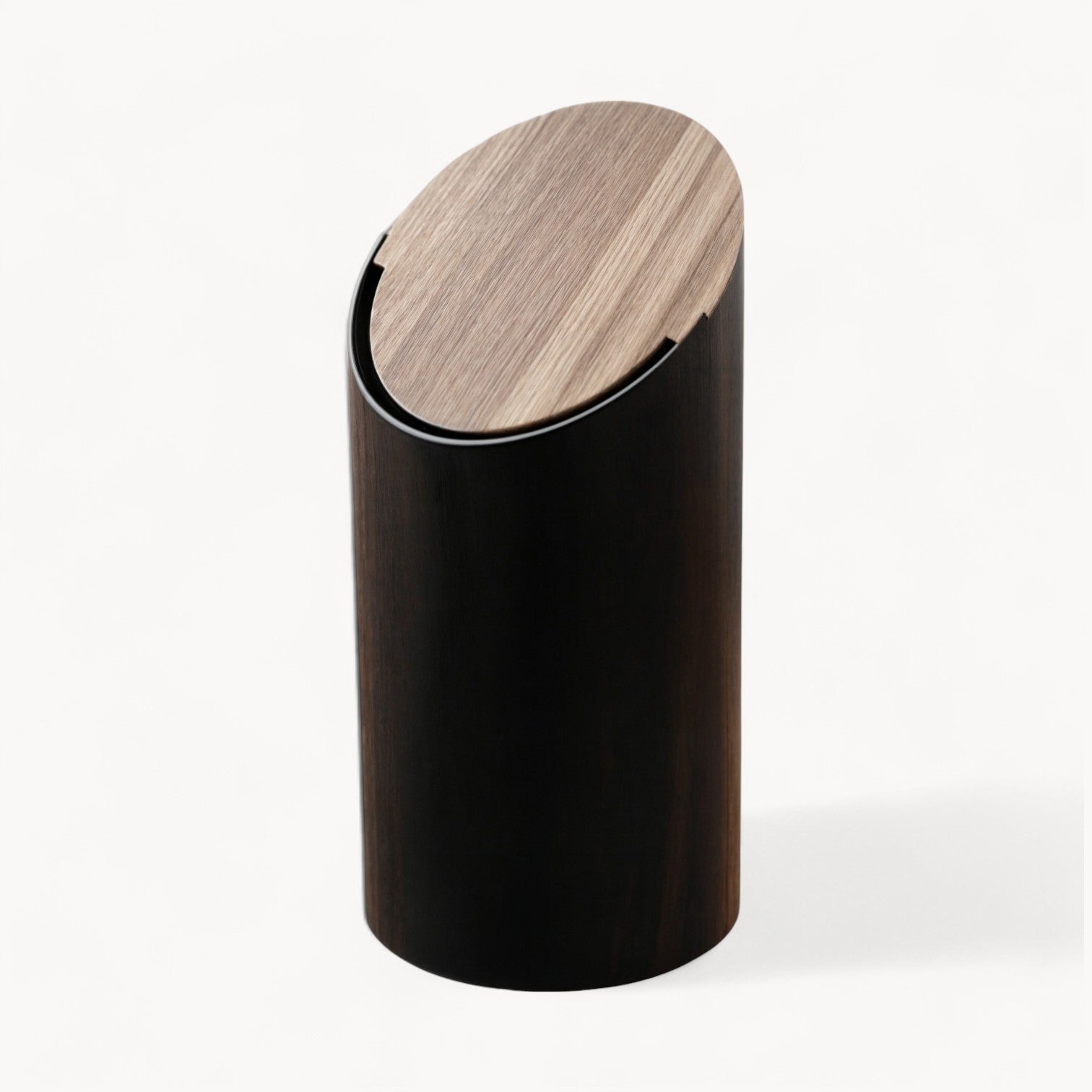 CAROLINE - Affaldsspand i træ – ahorn, skrå design