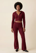Chic Lounge Ensemble - Cropped Hoodie og Flared Bukser